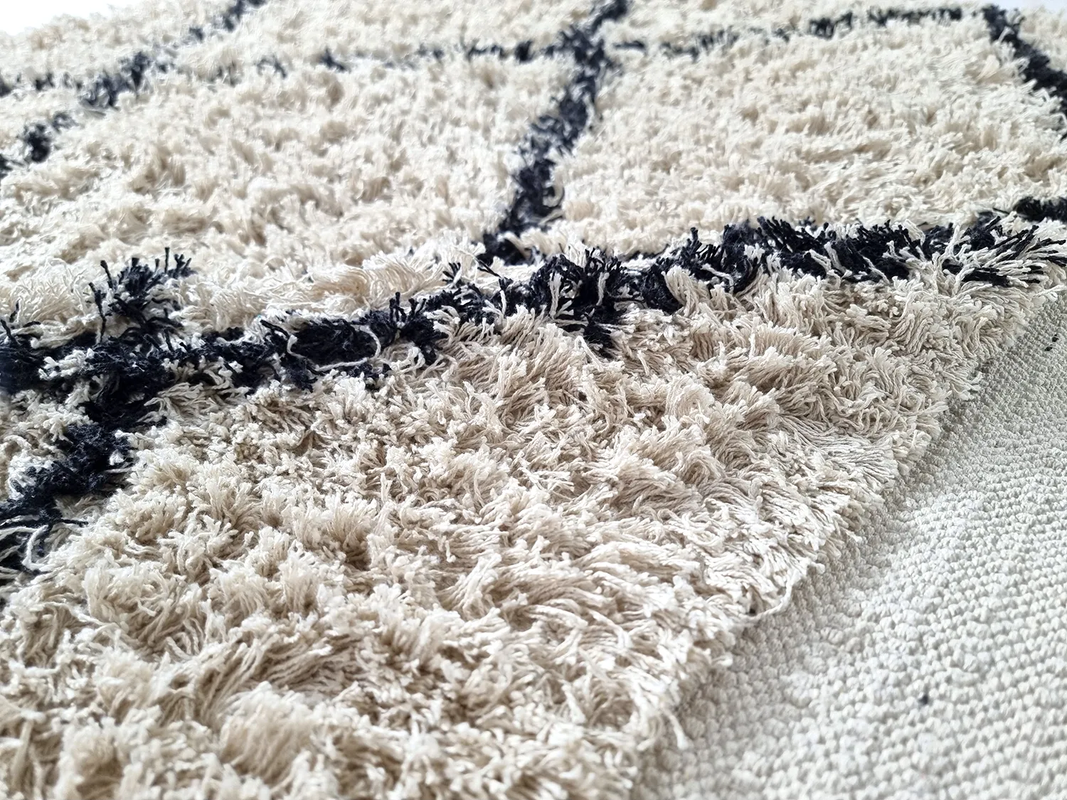 Hoogpolig vloerkleed - Alcott Natural Cotton Shaggy (zwart/wit)