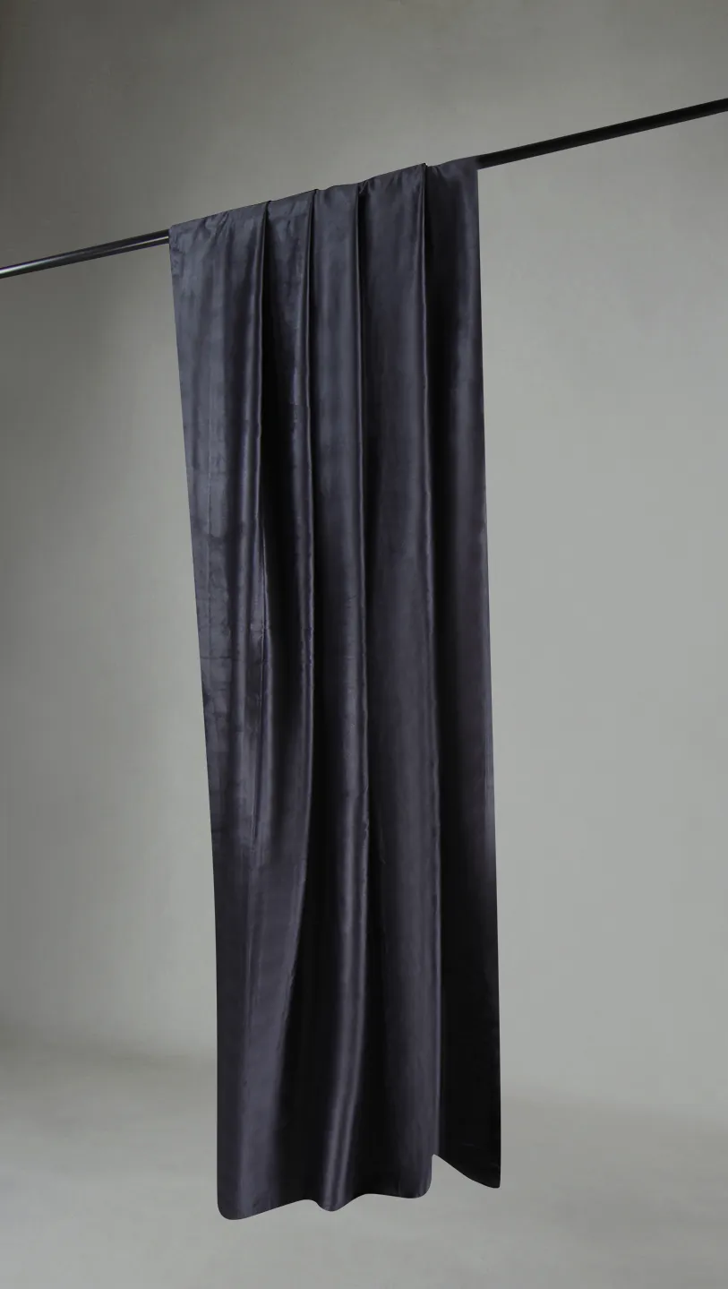 Gordijnen - Fluwelen gordijnen Juliet (zwart/donkerblauw)