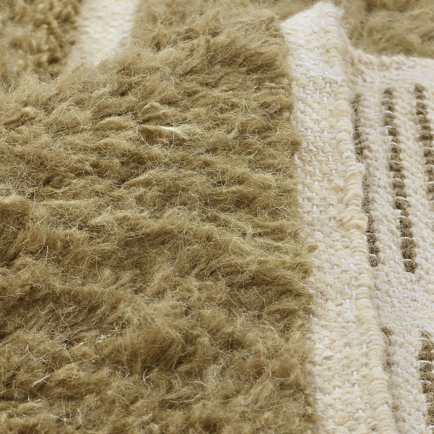 Hoogpolig vloerkleed - Leknes Hand Woven Wool Shaggy (groente)